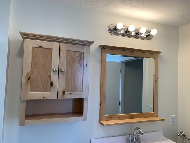 Photo - 99 Oxford St N Unit 1- first floor