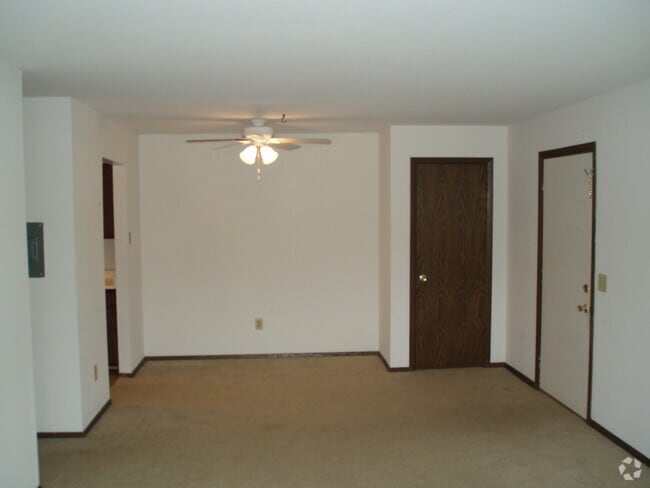 Building Photo - 205 Industrial Dr Rental