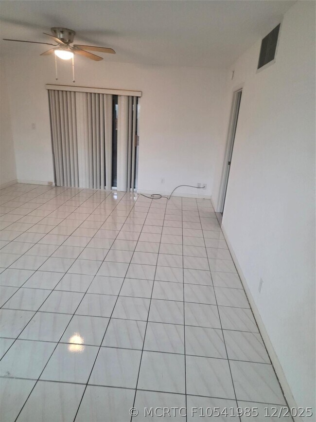 Photo - 259 S Cypress Rd Unit 509