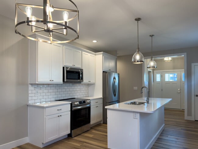 Photo - 4504 Legends Dr