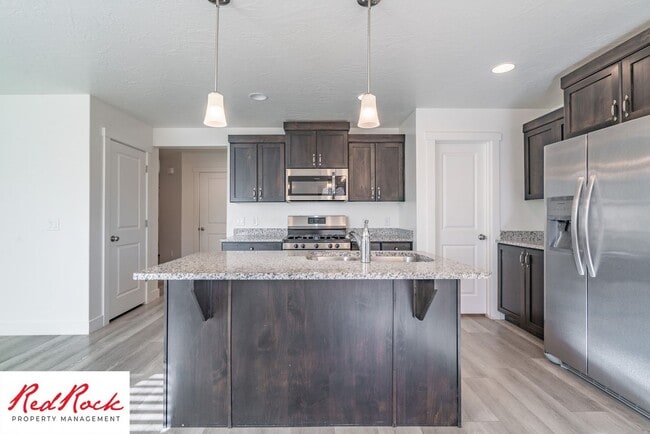 4 Bed/2.5 Bath Desert Bluff Townhome! - 4 Bed/2.5 Bath Desert Bluff Townhome!