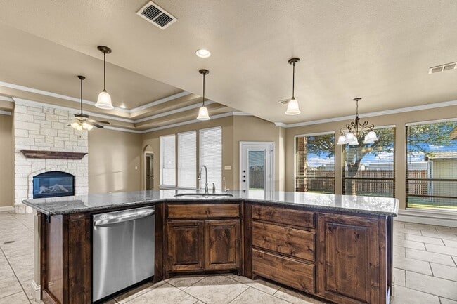 Photo - 5811 Oak Creek Drive