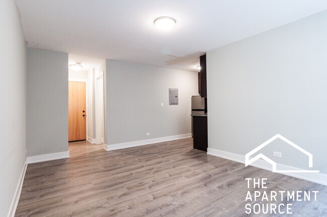 Photo - 544 W Surf St