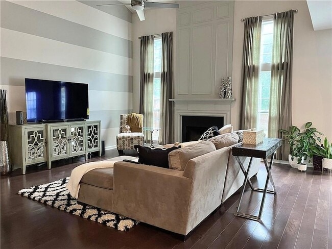 Photo - 2584 Alvecot Cir SE