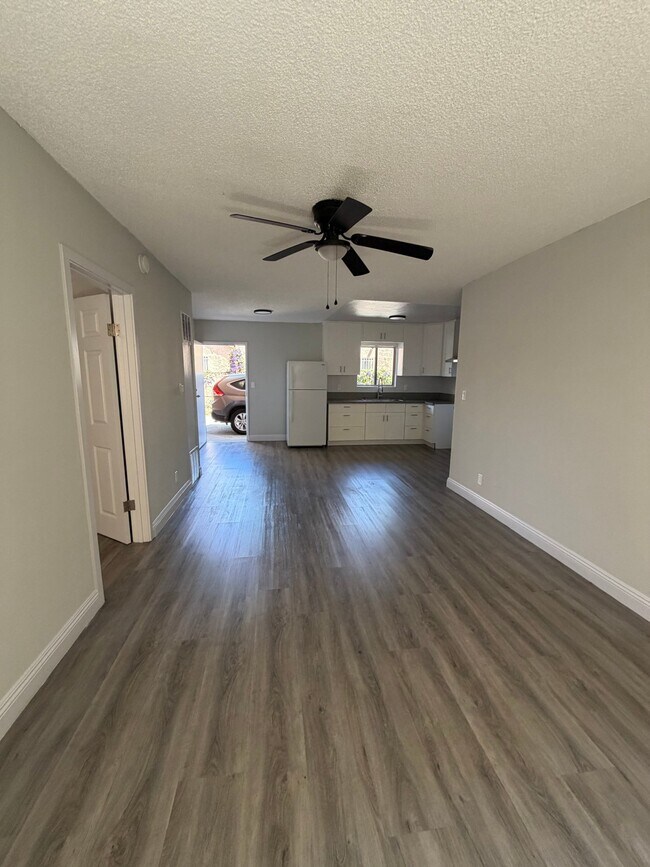 2508 S West View St Unit 01
