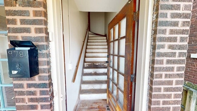 Photo - 978 1/2 Linwood Ave