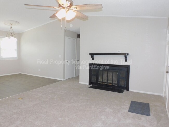 Photo - 911 Tipperary Dr