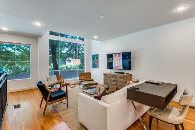 Photo - 4239 Rawlins St