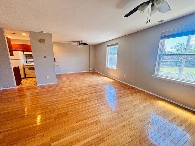 Photo - 1715A Fitzwater St