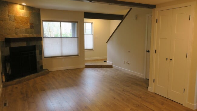 Photo - 2979 Shady Holw E