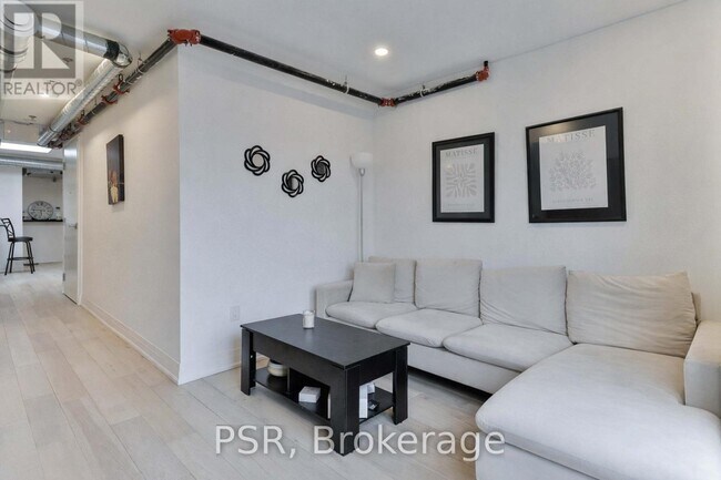 Photo - 1171 Dundas St W