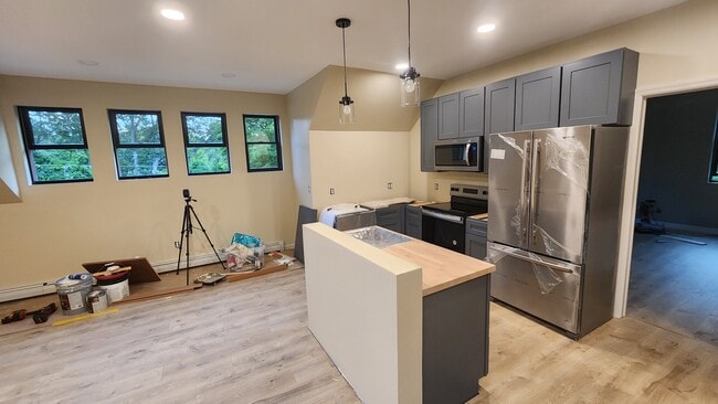 Building Photo - 35 Indian Brook Rd Unit 1BR Rental