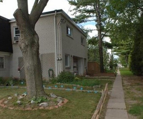 Photo - 200-206 Lakeshore Rd W