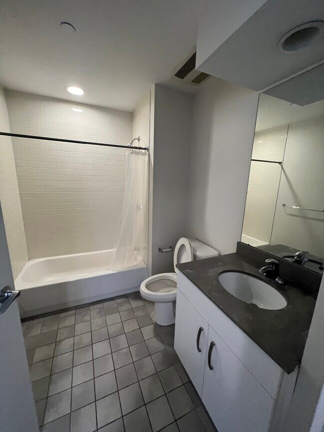 Photo - 601 Albany St