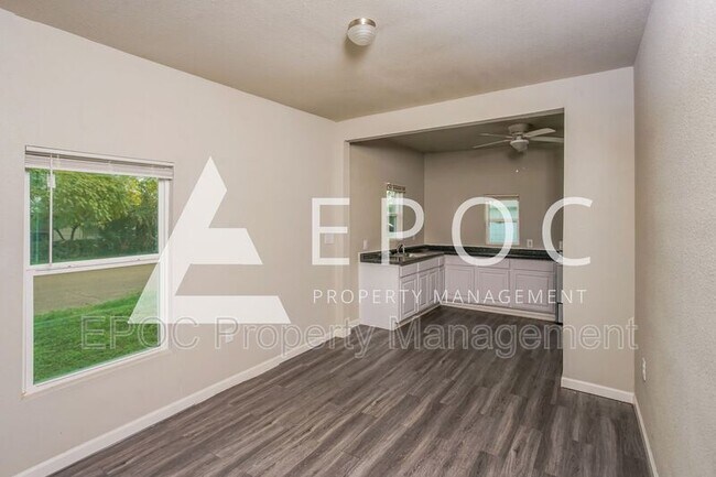 Photo - 2402 Summer Ave