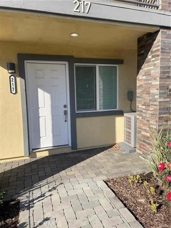 Photo - 217 N San Antonio Ave Townhome