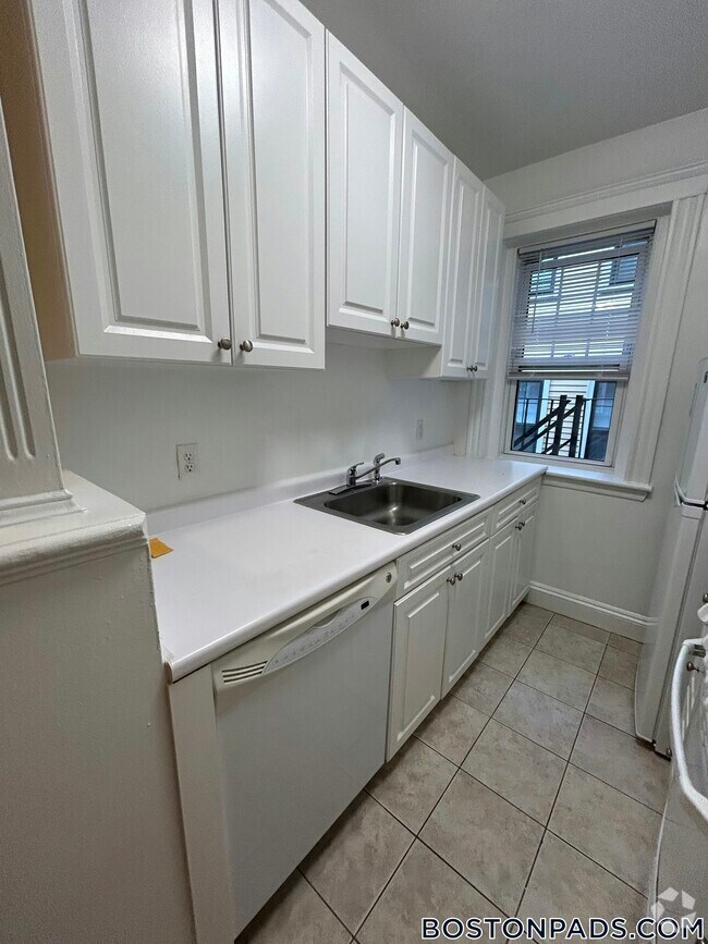 Building Photo - 21 Wendell St Unit 7 Rental