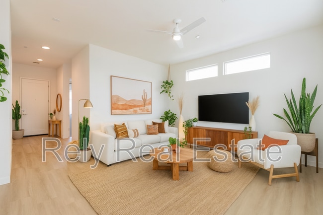 Building Photo - 6041 E Valley Way Unit 7