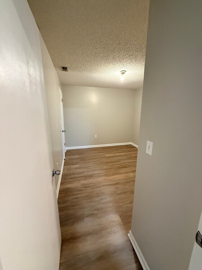 Photo - 7405 E 17th St N