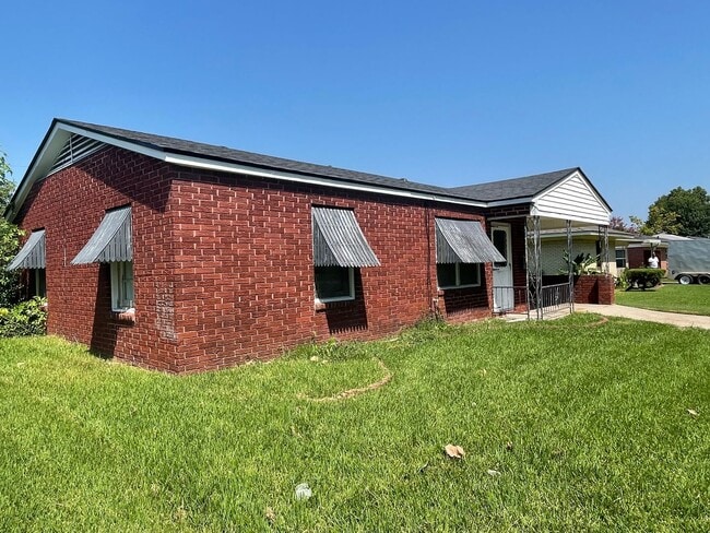 909 Princeton Ave