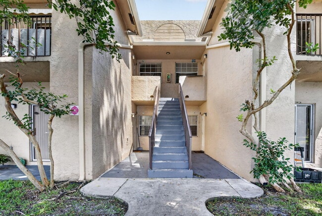 Building Photo - 2361 NW 96th Terrace Unit 18K