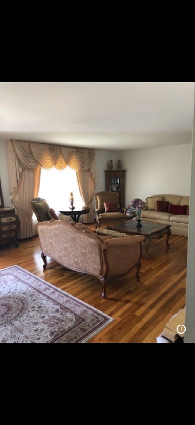 Photo - 16974 Sherborne Ave