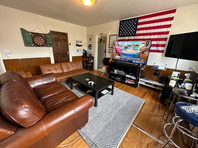 Photo - 53 W 7th St Unit 2