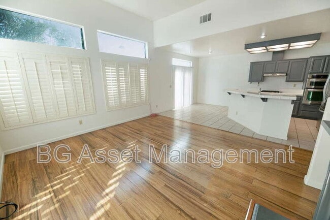 Photo - 295 Avalon Cir