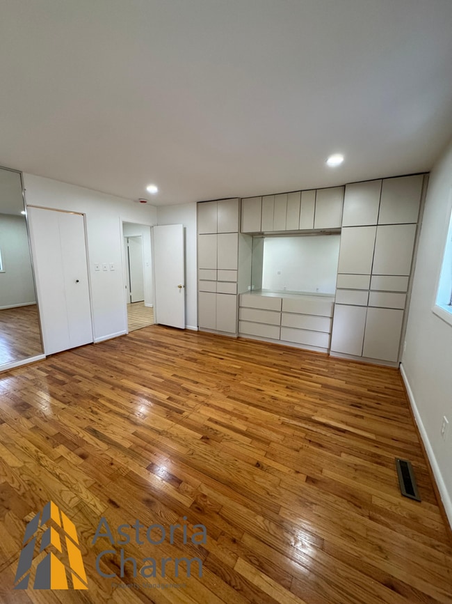 Photo - Spacious 5 Bedroom 3 Bath + Den Single Family Detached Home