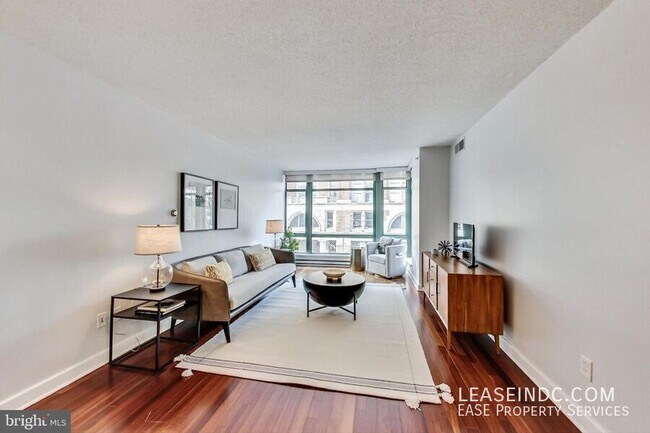Photo - 1150 K St NW Unidad #406