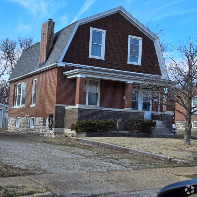 Building Photo - 4906 Seibert Ave Unit 1st Rental