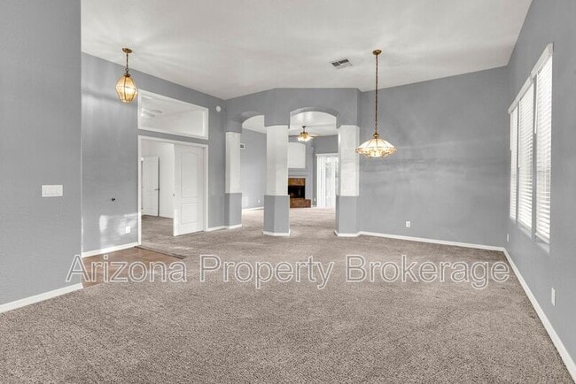 Building Photo - 1988 E Divot Dr Rental