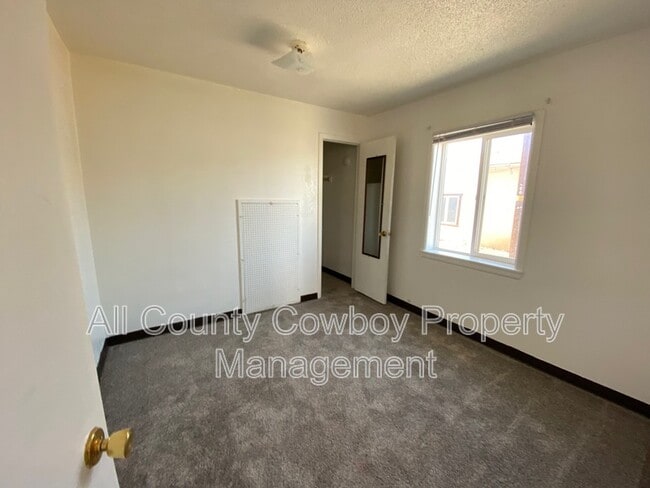 Photo - 864 N 5th St Unit Apt 2