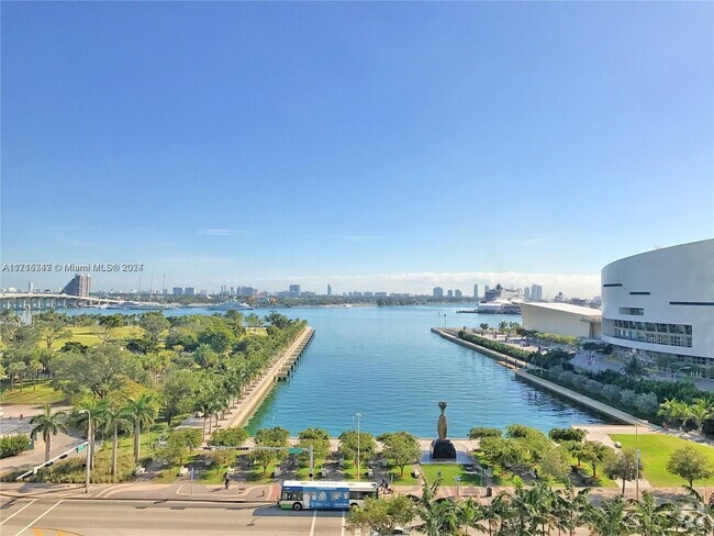 Building Photo - 888 Biscayne Blvd Unit 709 Rental