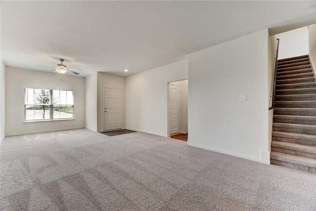 Photo - 360 Cres Park Dr