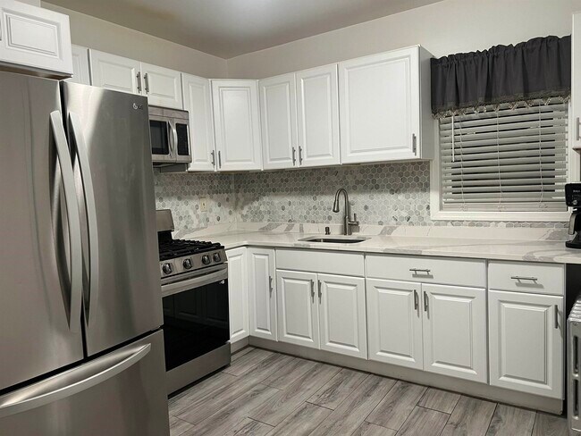 Photo - 6126 Washington St Unit 2