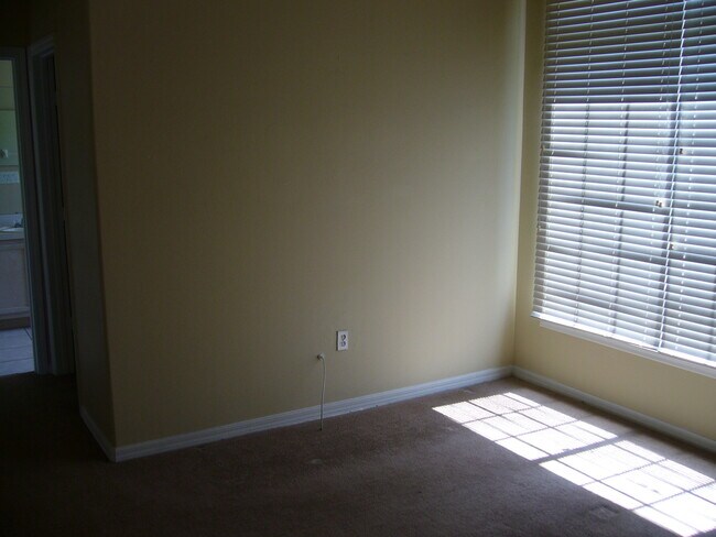 Photo - 1807 Island Walk Dr