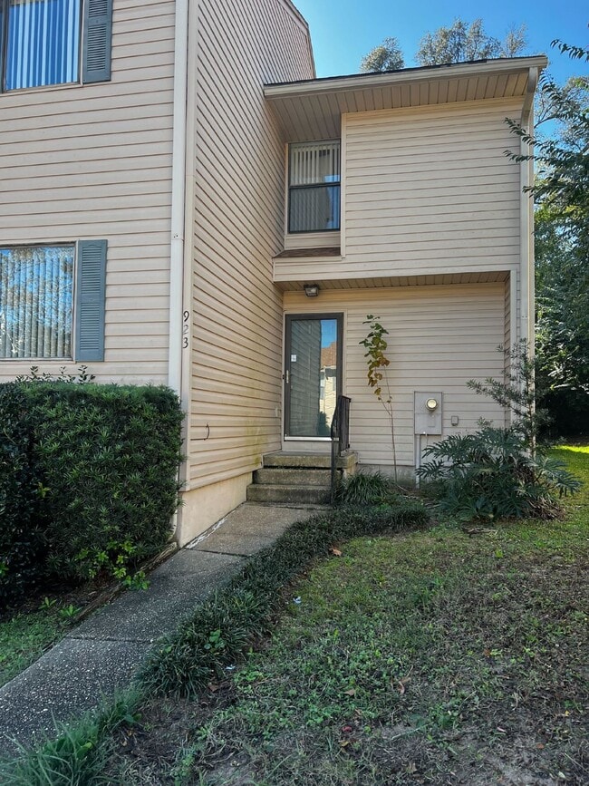 Photo - Brookside Townhome with Downstairs Bedroom, Updated Kitchen, and Access to Pool & Tennis