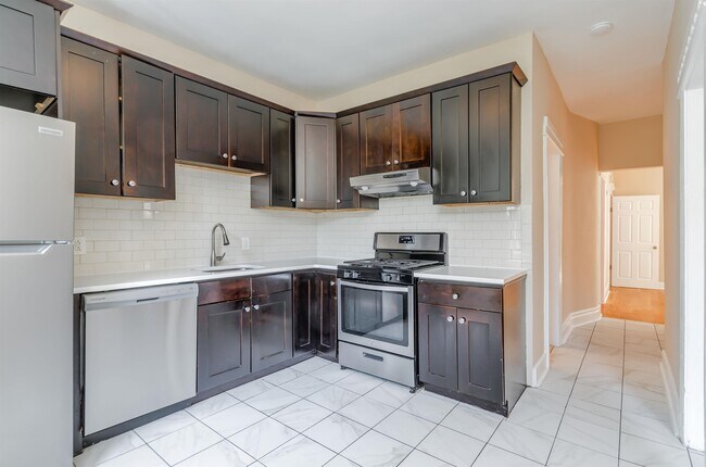 Photo - 124 W 54th St Unit 2
