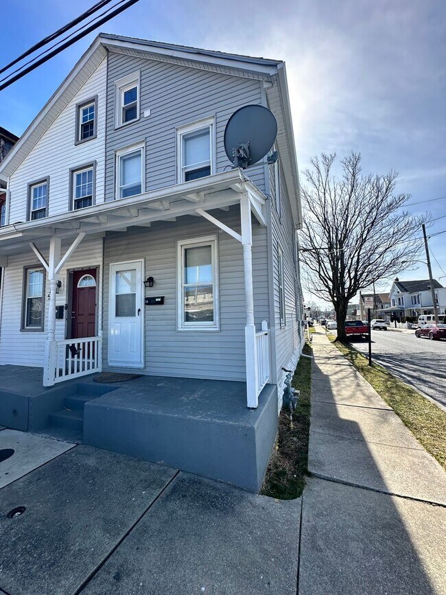 Lebanon Single Family Home - Lebanon Single Family Home