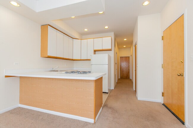 Photo - 2260 N Clark St Unit 2