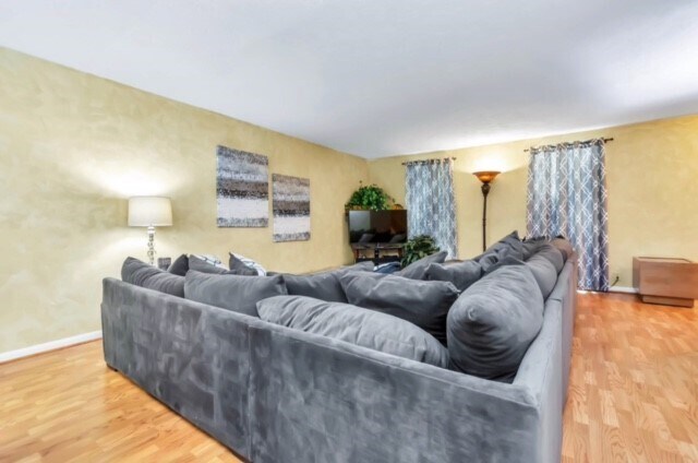 Photo - 530 N Post Oak Ln