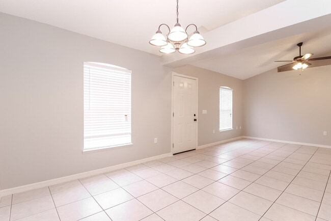 Photo - 1932 Peridot Cir