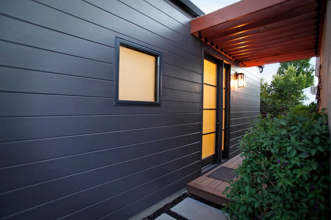 Photo - 6345 Babcock Ave