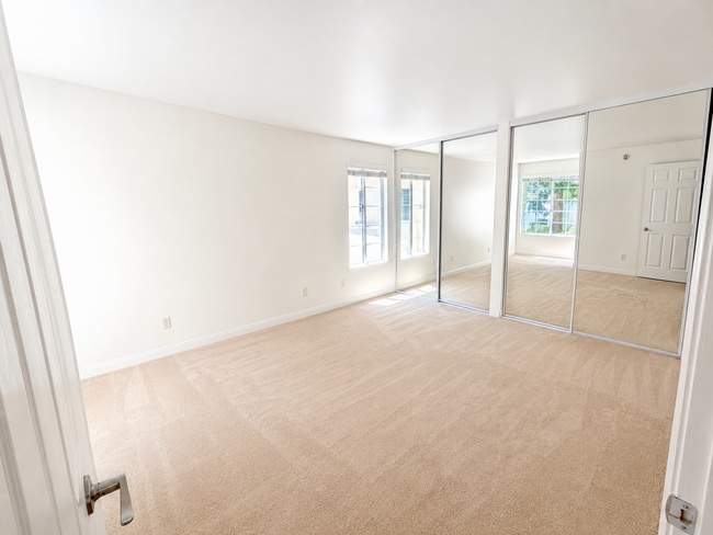 Photo - 5525 Canoga Ave Unit 209