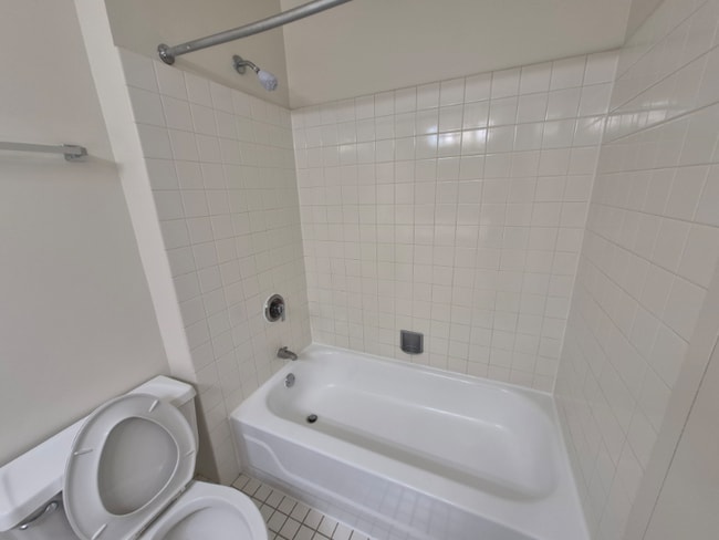 Building Photo - 5885 Forest View Rd