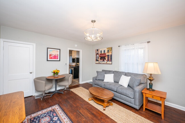 Photo - 1120 N Dearborn St