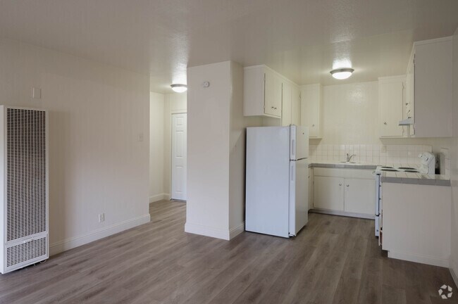 Living Room - Sommerhill Townhouses