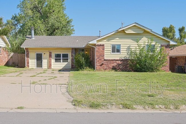 Building Photo - 1805 NE 53rd St
