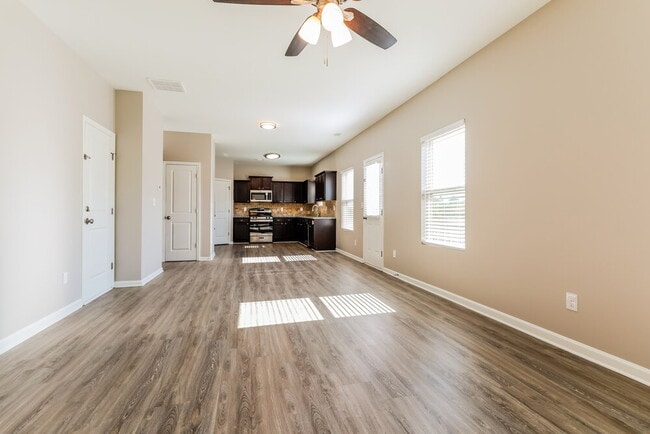 Photo - 422 Renown Ct